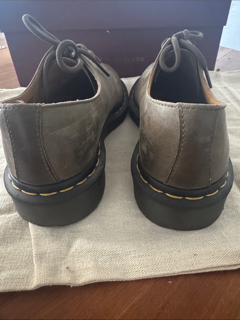 Dr. Martens Olive Green 3‑Eye Oxford Lace-Up - Picture 3 of 4